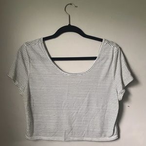 🔥SALE🔥American Eagle Stripped Cropped Top